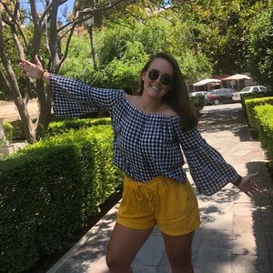 Meet your Posher, Emily